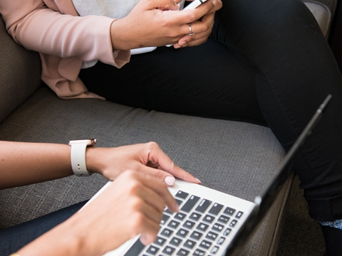 半托管模式下的跨境電商物流企業(yè)挑戰(zhàn)與機(jī)遇：物流新模式的發(fā)展趨勢(shì)