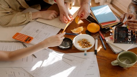 天貓國(guó)際進(jìn)口平臺(tái)優(yōu)點(diǎn)：提供一站式服務(wù)、商品豐富多樣、價(jià)格實(shí)惠、物流快速。