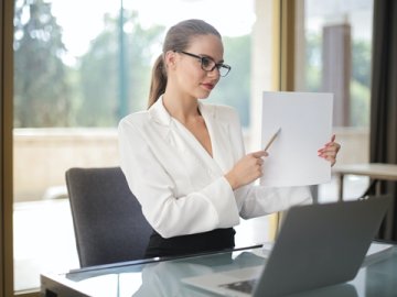 香港共享辦公室與傳統(tǒng)租賃：哪種更適合你的創(chuàng)業(yè)之路？