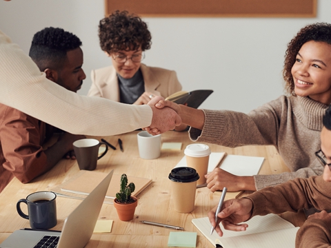 跨境物流挑戰(zhàn)與應(yīng)對(duì)策略探討 跨境物流挑戰(zhàn)與應(yīng)對(duì)策略探討