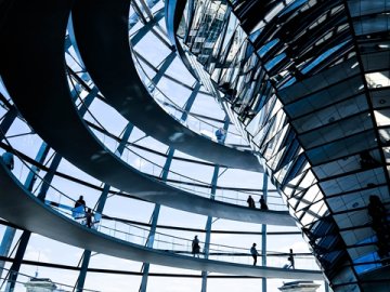 阿聯(lián)酋企業(yè)設(shè)立法規(guī)與流程詳解