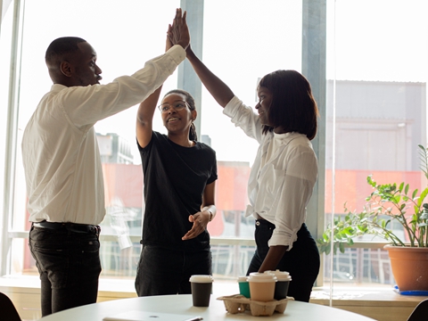 加拿大商標(biāo)注冊全攻略：費(fèi)用、流程及美加兩地申請指南