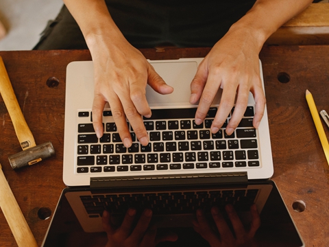 香港公司審計(jì)意見差異與經(jīng)營(yíng)風(fēng)險(xiǎn)關(guān)系分析